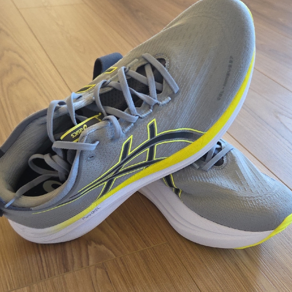 Men's Asics Gel Nimbus 27 Running Walking Shoes Size 11 Grey And Yellow